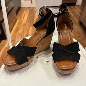 Crown Vintage Black and Tan Wedge Sandals